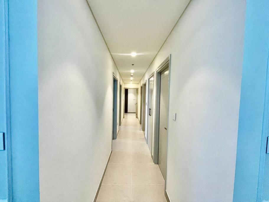 Apartment 3 Bedroom In Downtown *