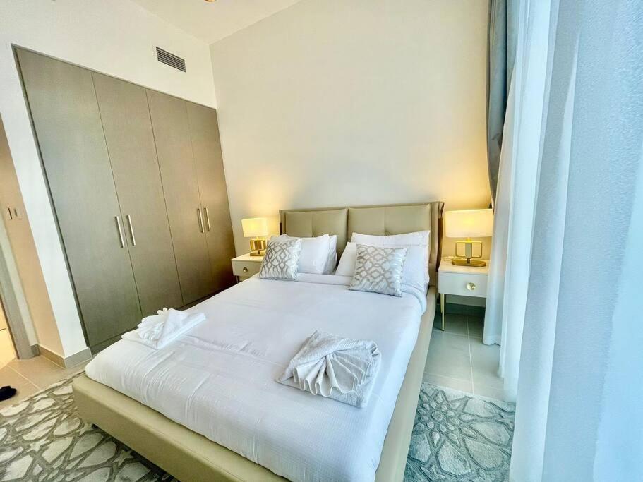 3 Bedroom In Downtown Apartment *